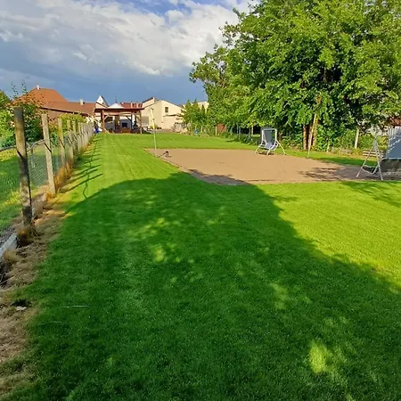 Good Place Апартаменты Ньирбатор