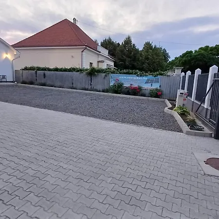 Good Place Apartment Nyirbator